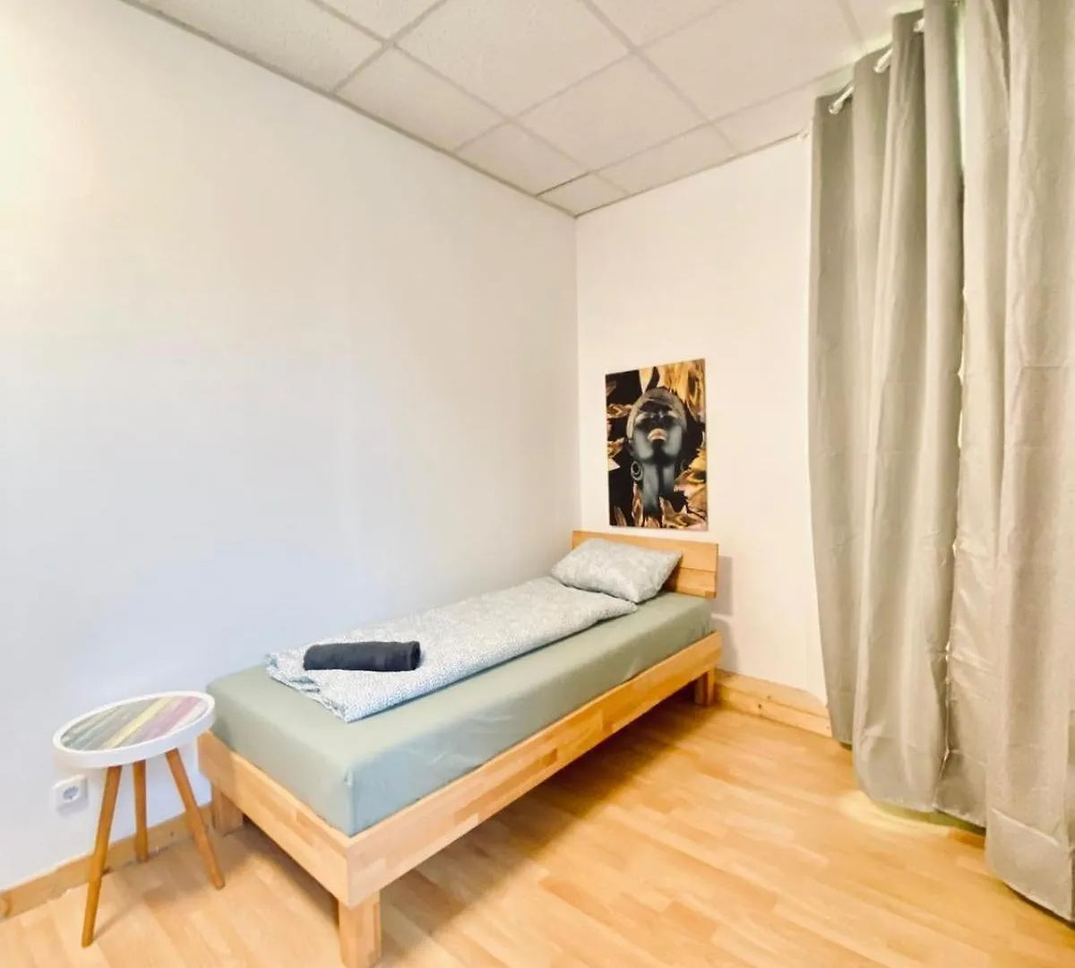 Elegant 3 Bedroom Shared Apt Convenient City Access Vienna Apartment